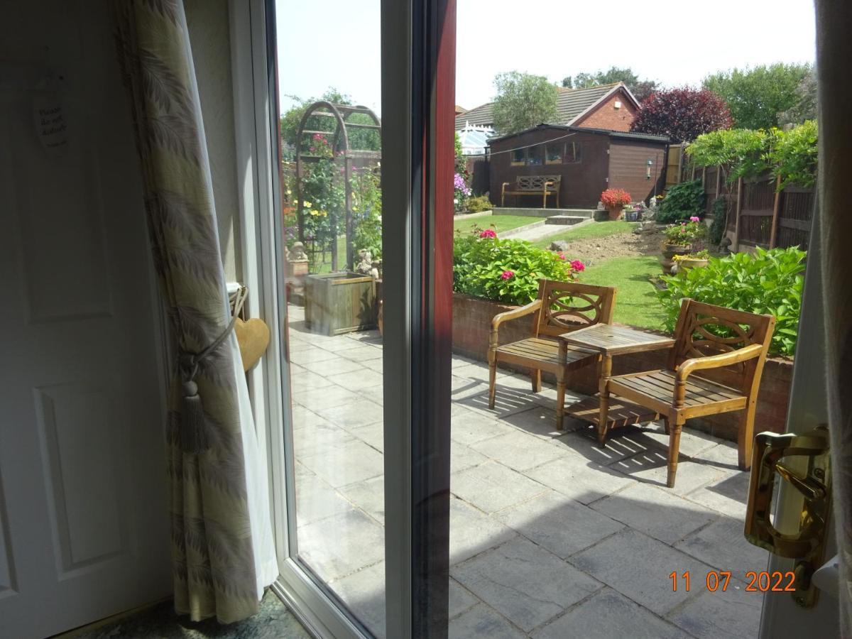 Sterling Bed & Breakfast Llandudno Bagian luar foto