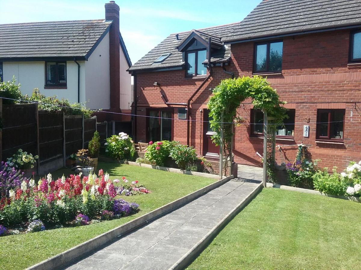 Sterling Bed & Breakfast Llandudno Bagian luar foto