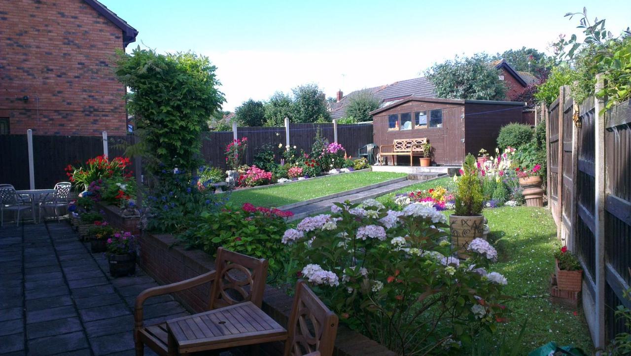 Sterling Bed & Breakfast Llandudno Bagian luar foto